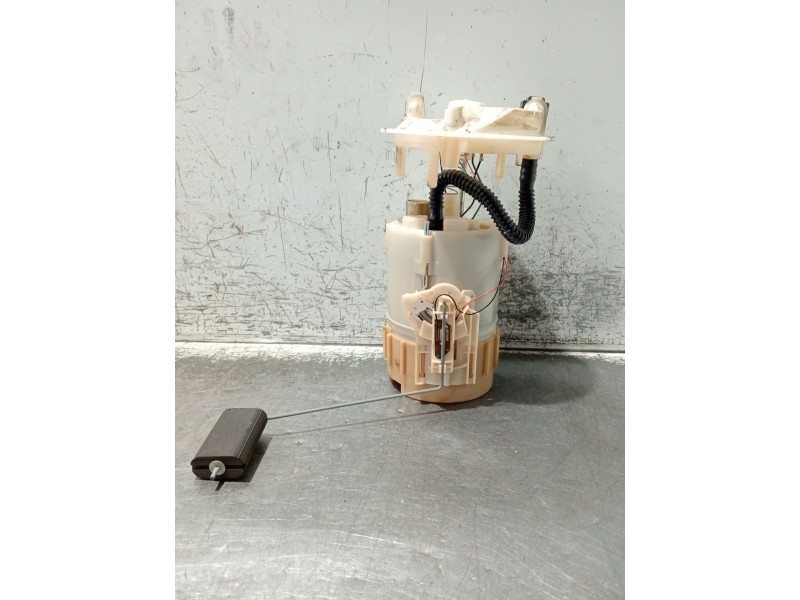 Recambio de bomba combustible para renault megane ii berlina 5p referencia OEM IAM 8200029163A  