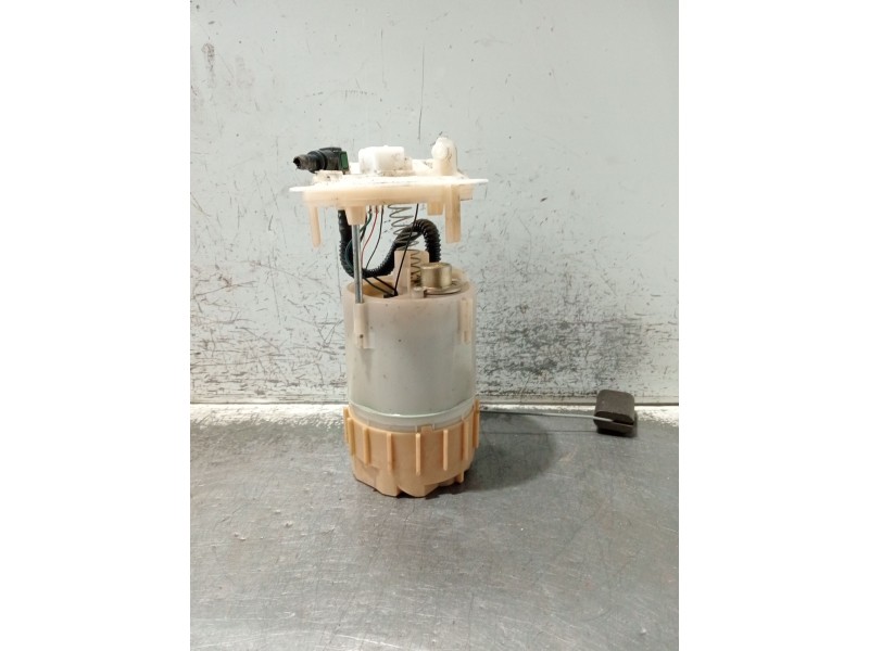 Recambio de bomba combustible para renault megane ii berlina 5p referencia OEM IAM 8200029163A  