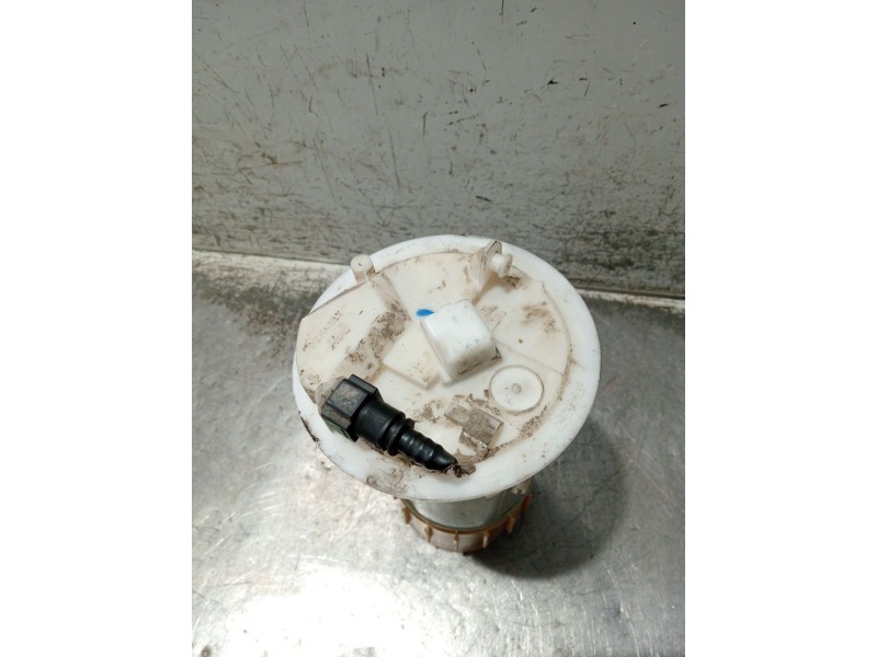 Recambio de bomba combustible para renault megane ii berlina 5p referencia OEM IAM 8200029163A  
