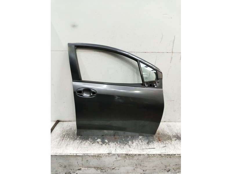 Recambio de puerta delantera derecha para toyota yaris live referencia OEM IAM  5p 