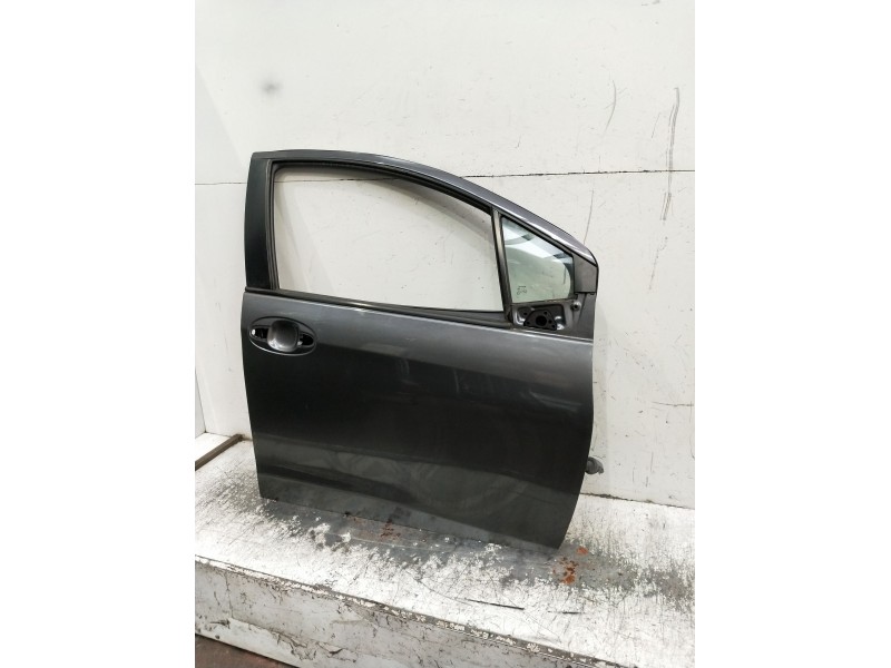 Recambio de puerta delantera derecha para toyota yaris live referencia OEM IAM  5p 