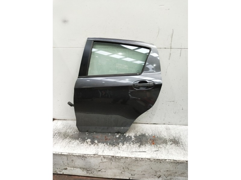 Recambio de puerta trasera derecha para toyota yaris live referencia OEM IAM  5p 