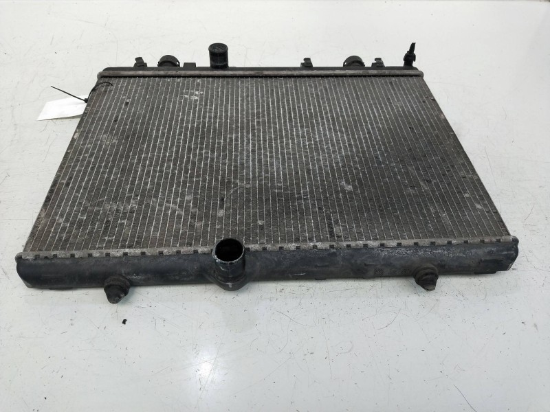 Recambio de radiador agua para peugeot 407 st confort pack referencia OEM IAM 1330Q9  