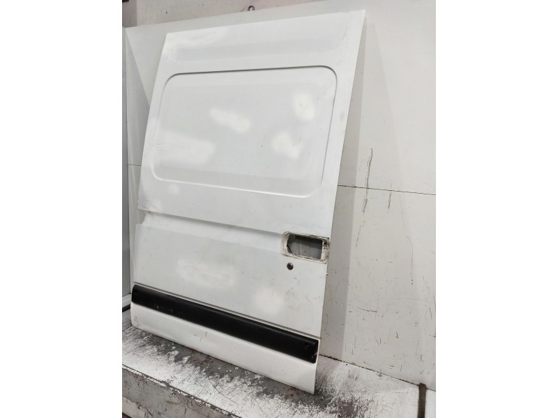 Recambio de puerta lateral corredera derecha para opel movano 2.5 diesel (s8u-772 / l93) referencia OEM IAM 194/1275CM CIEGA 5P
