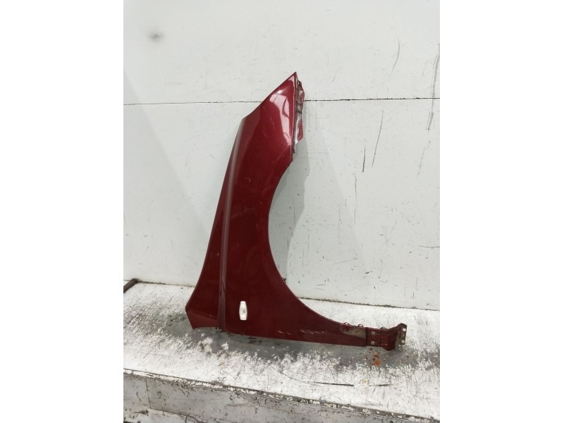Recambio de aleta delantera derecha para kia carnival referencia OEM IAM   