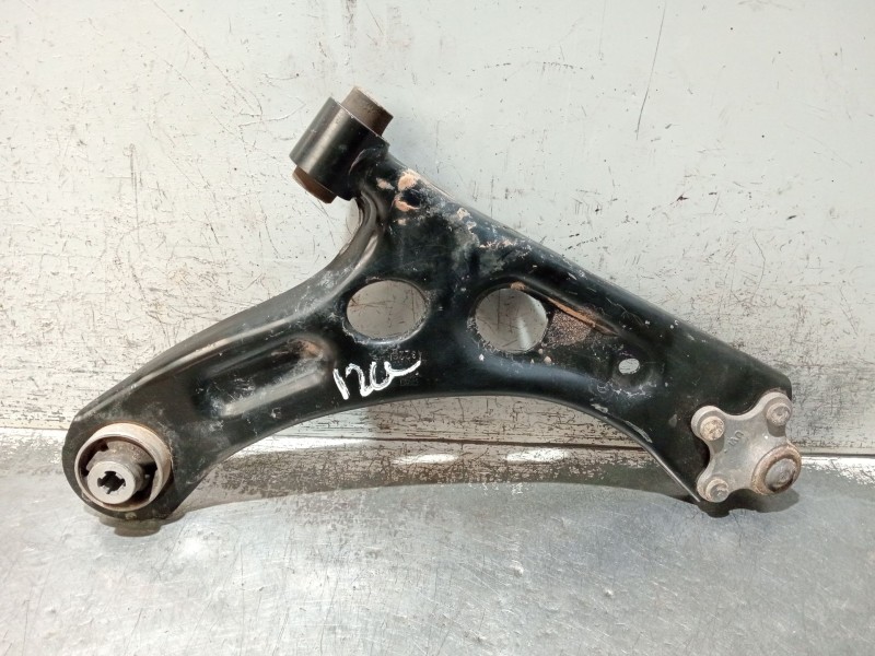Recambio de brazo suspension inferior delantero izquierdo para opel corsa f referencia OEM IAM   