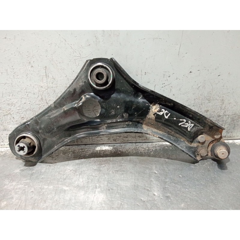 Recambio de brazo suspension inferior delantero derecho para renault megane iv berlina 5p referencia OEM IAM 545042021R  