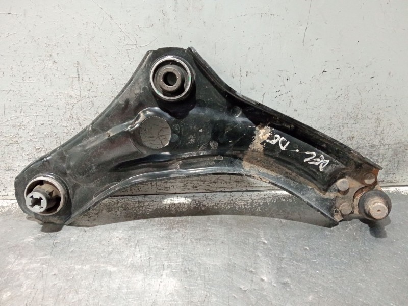 Recambio de brazo suspension inferior delantero derecho para renault megane iv berlina 5p referencia OEM IAM 545042021R  