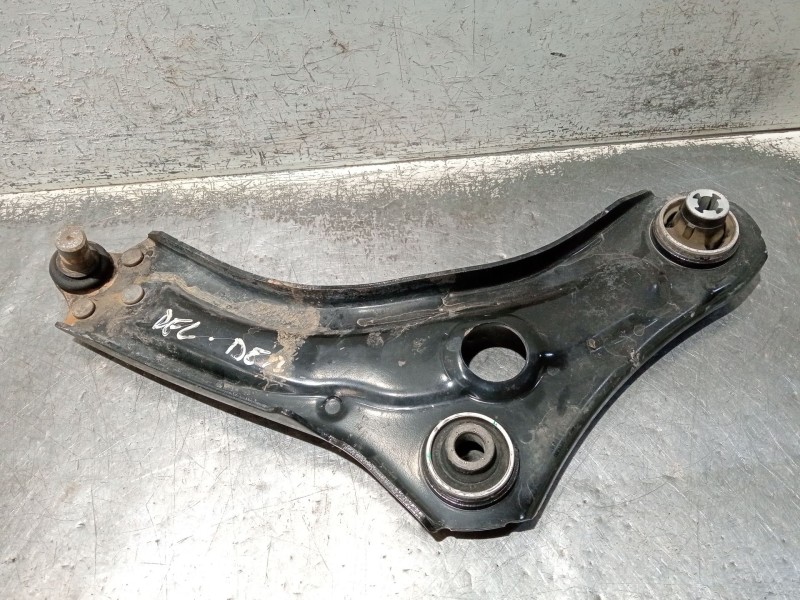 Recambio de brazo suspension inferior delantero derecho para renault megane iv berlina 5p referencia OEM IAM 545042021R  