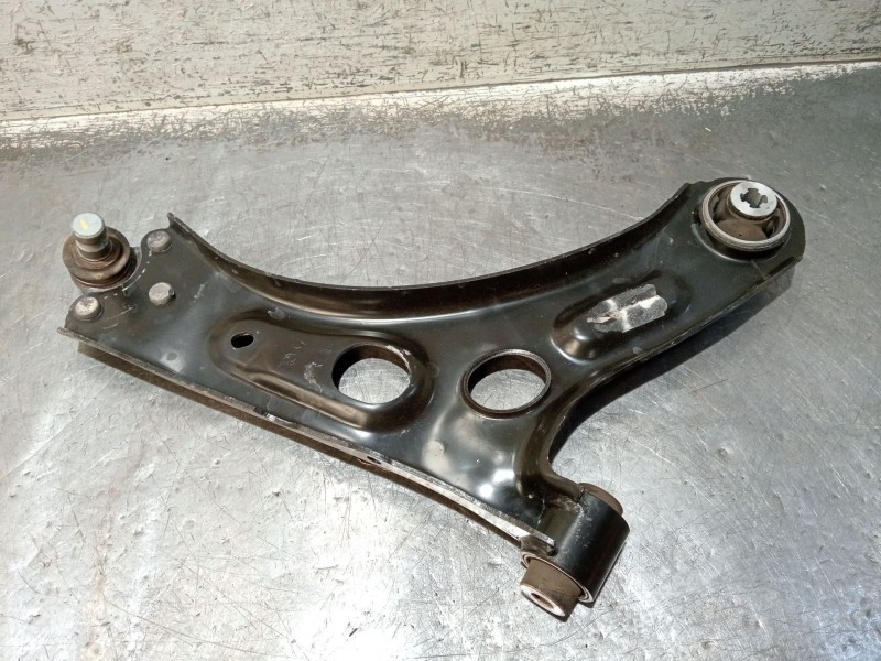 Recambio de brazo suspension inferior delantero derecho para peugeot 208 (p2) referencia OEM IAM   