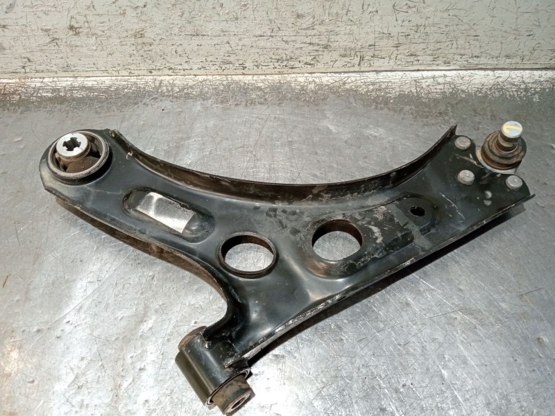 Recambio de brazo suspension inferior delantero izquierdo para peugeot 208 (p2) referencia OEM IAM   