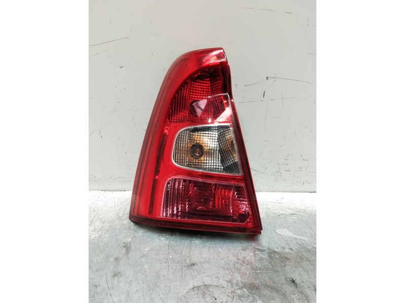 Recambio de piloto trasero izquierdo para dacia logan referencia OEM IAM 8200744760  