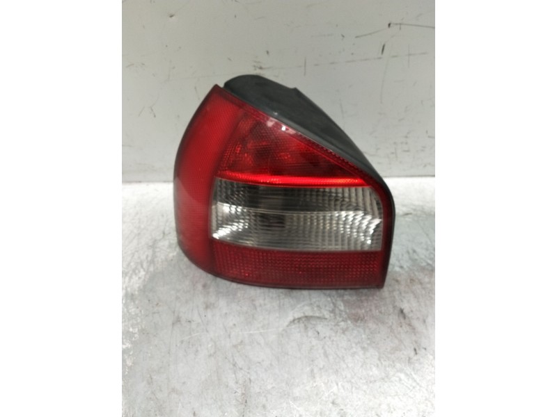 Recambio de piloto trasero derecho para audi a3 (8l) referencia OEM IAM 8l0945095b  