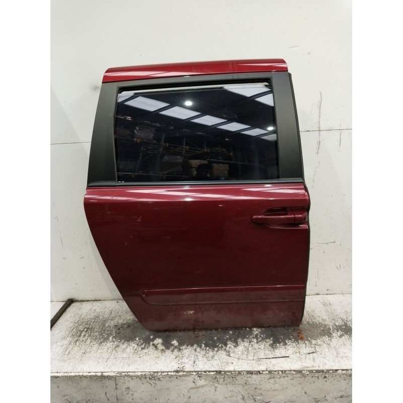 Recambio de puerta lateral corredera derecha para kia carnival referencia OEM IAM  5p 