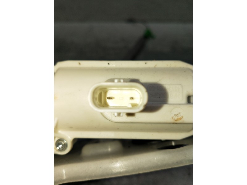 Recambio de motor cierre centralizado porton para mercedes-benz clase gla (bm 247) referencia OEM IAM a0999068600  