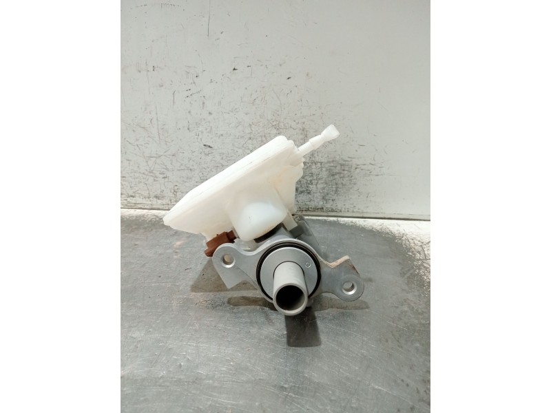 Recambio de bomba freno para opel corsa f referencia OEM IAM 32672071 A005P990 