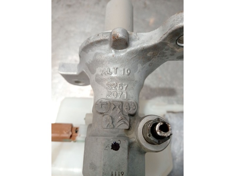 Recambio de bomba freno para opel corsa f referencia OEM IAM 32672071 A005P990 