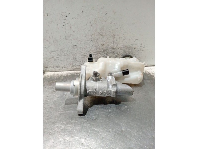 Recambio de bomba freno para renault megane iv berlina 5p referencia OEM IAM 460913217R 790611 