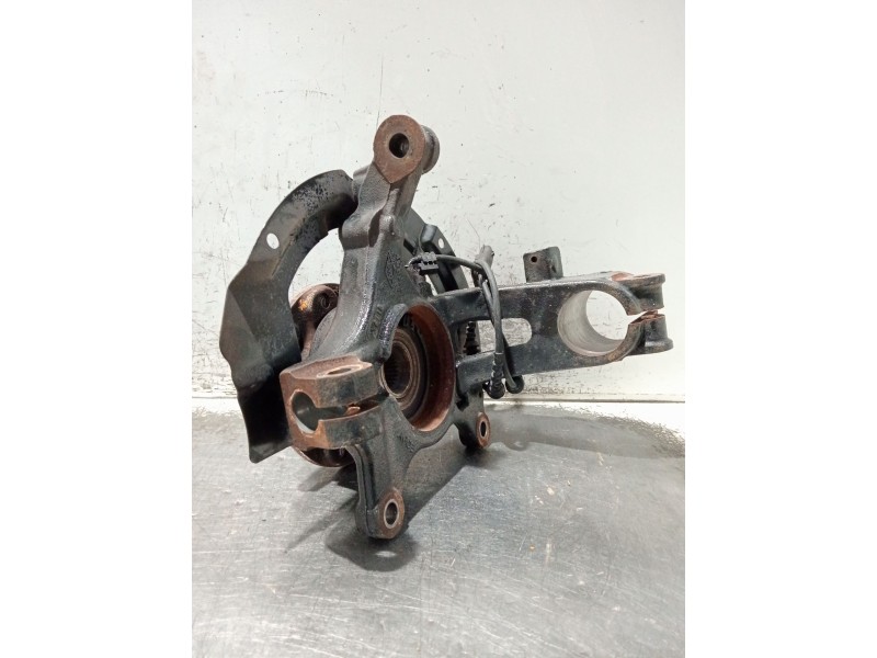 Recambio de mangueta delantera izquierda para renault megane iv berlina 5p referencia OEM IAM 411614022R  