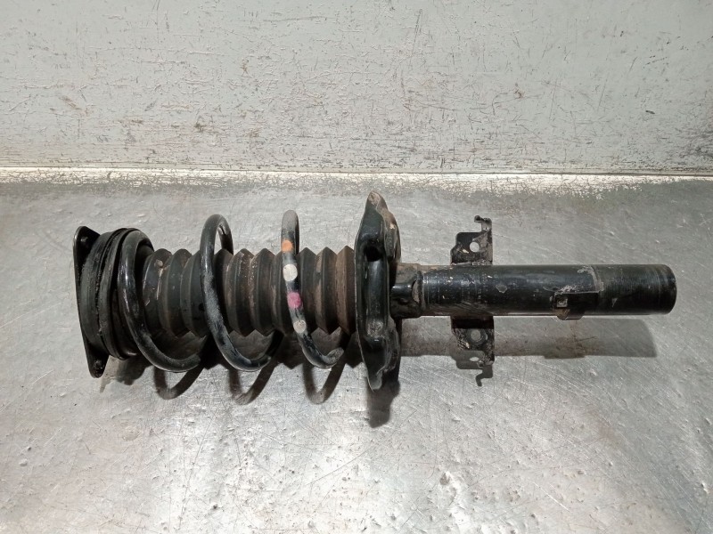 Recambio de amortiguador delantero izquierdo para renault megane iv berlina 5p referencia OEM IAM 543025418R  