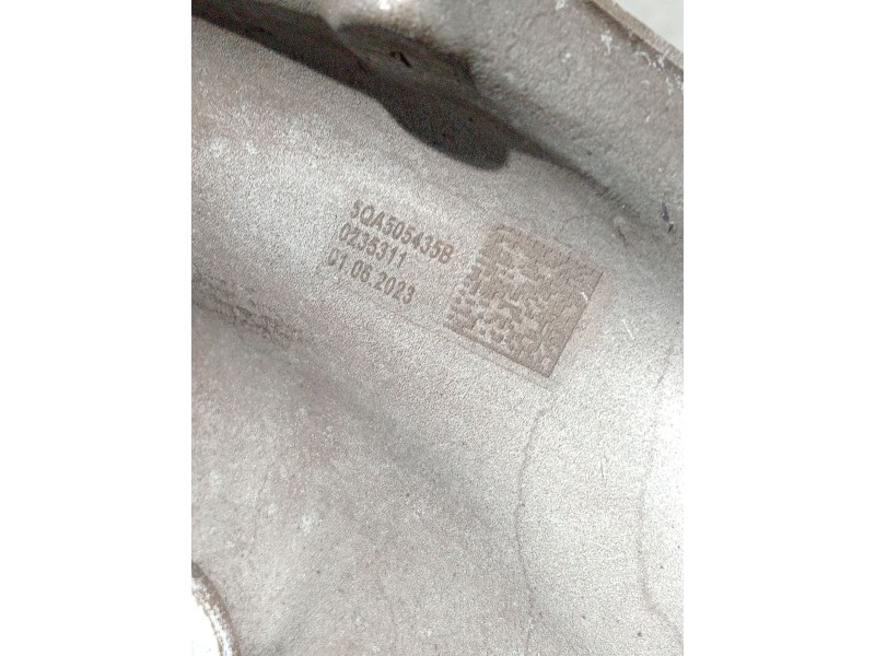 Recambio de mangueta trasera izquierda para cupra formentor referencia OEM IAM 5QA505435B 3Q0615611 