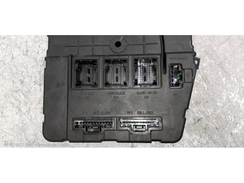 Recambio de caja reles / fusibles para renault megane ii familiar authentique confort referencia OEM IAM 8200351182 S118400150C 