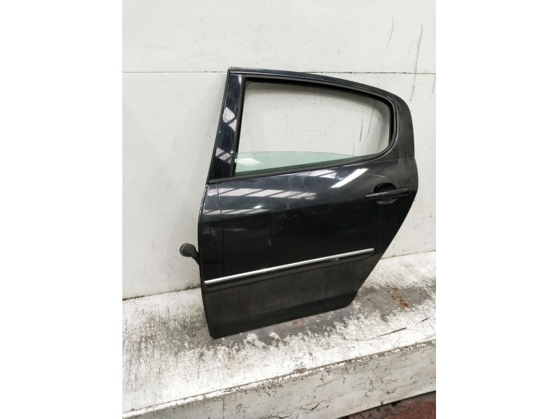 Recambio de puerta trasera izquierda para peugeot 407 st sport pack referencia OEM IAM 4p  