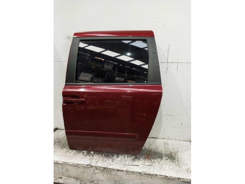 Recambio de puerta lateral corredera izquierda para kia carnival referencia OEM IAM  5p 