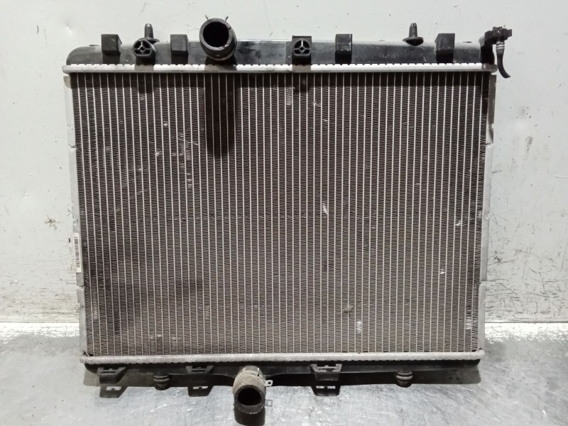 Recambio de radiador agua para peugeot 208 referencia OEM IAM 9685852680  