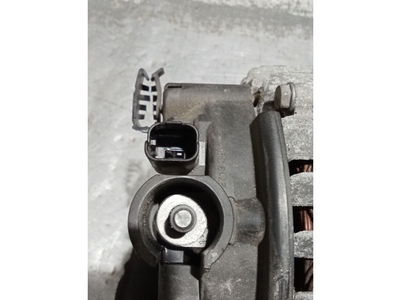Recambio de alternador para peugeot 208 referencia OEM IAM 9810525380  