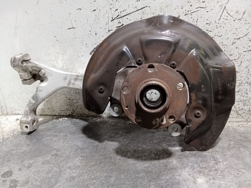 Recambio de mangueta delantera derecha para audi a6 avant (4f5) referencia OEM IAM 4F0407242  