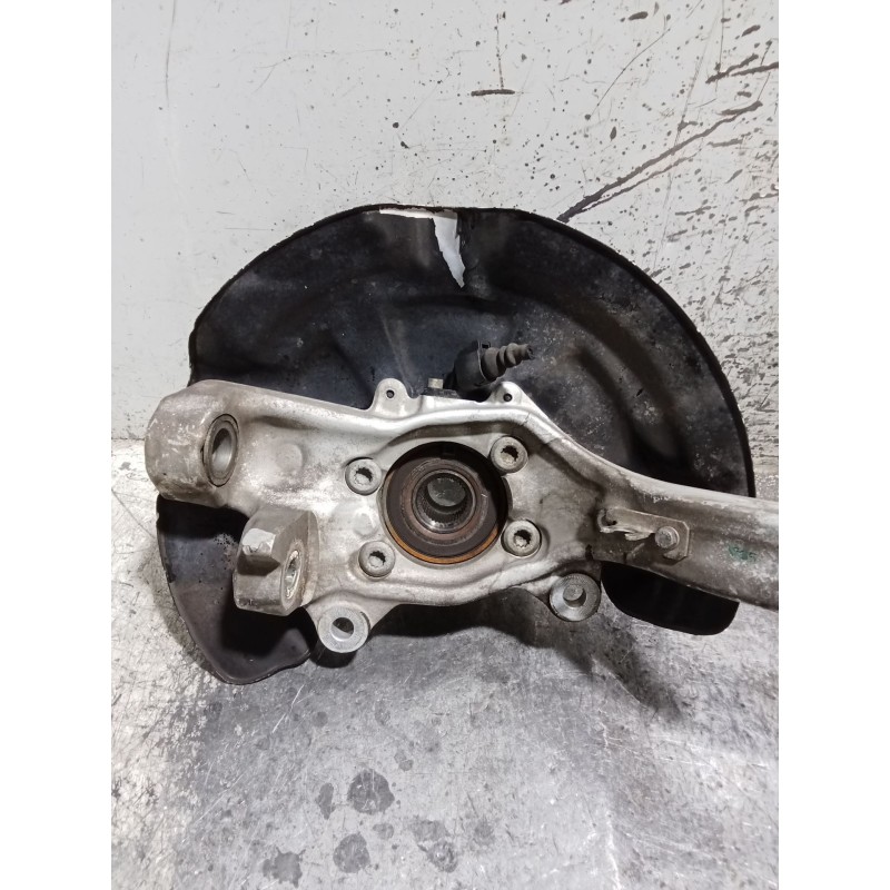 Recambio de mangueta delantera derecha para audi a6 avant (4f5) referencia OEM IAM 4F0407242  