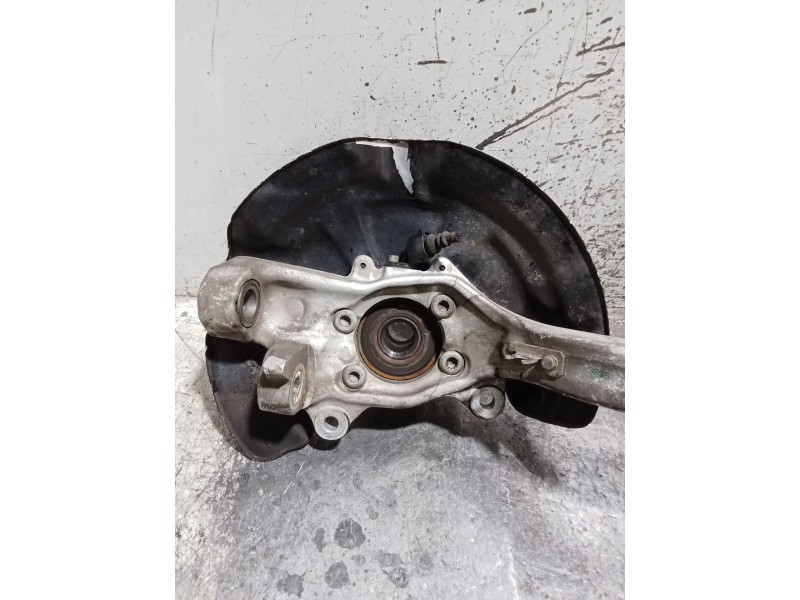 Recambio de mangueta delantera derecha para audi a6 avant (4f5) referencia OEM IAM 4F0407242  