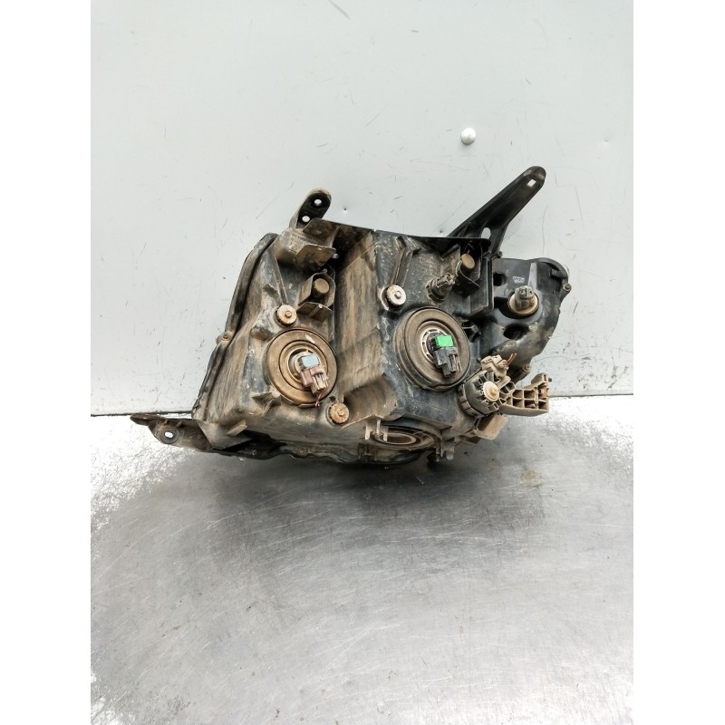 Recambio de faro derecho para mitsubishi montero (v80/v90) referencia OEM IAM 10087873A045053  