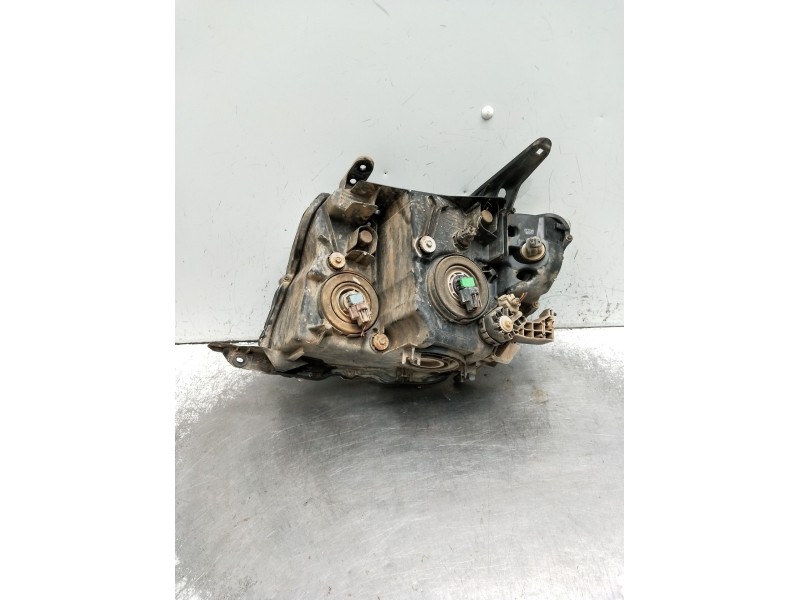 Recambio de faro derecho para mitsubishi montero (v80/v90) referencia OEM IAM 10087873A045053  