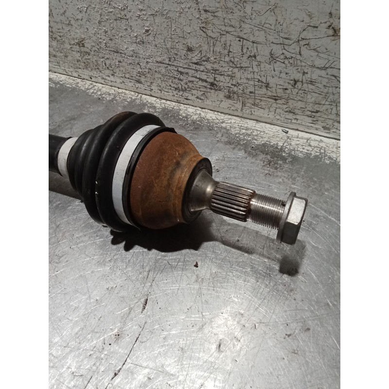 Recambio de transmision delantera izquierda para peugeot 208 referencia OEM IAM 9656135280  