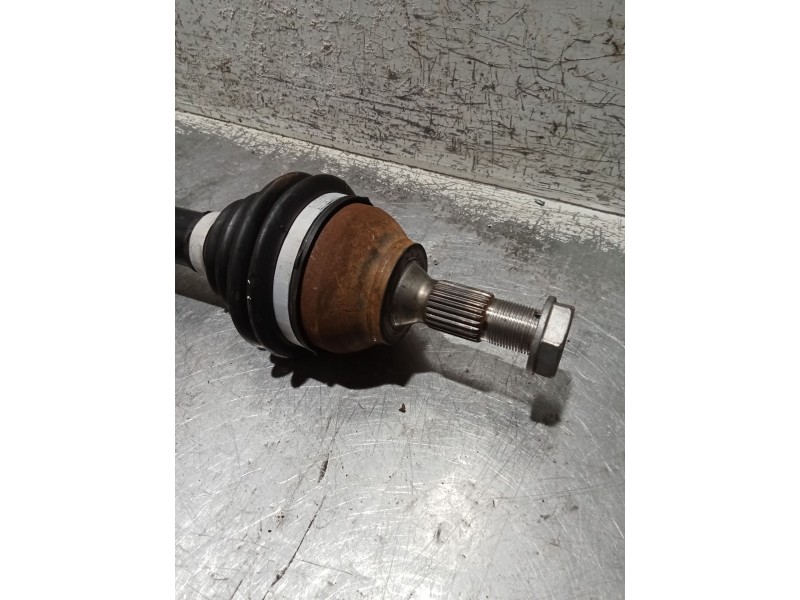 Recambio de transmision delantera izquierda para peugeot 208 referencia OEM IAM 9656135280  