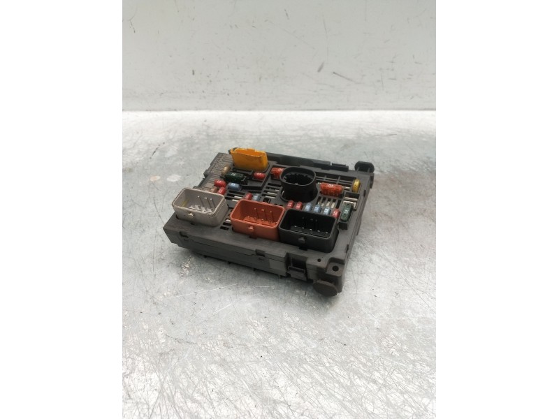 Recambio de caja reles / fusibles para peugeot 308 referencia OEM IAM   