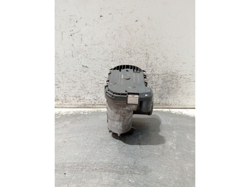 Recambio de caja mariposa para renault trafic caja cerrada (ab 4.01) referencia OEM IAM H8200330812 8200330810 0281002681