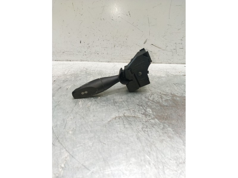 Recambio de mando luces para ford fiesta (cbk) referencia OEM IAM 1s7t13335ae  