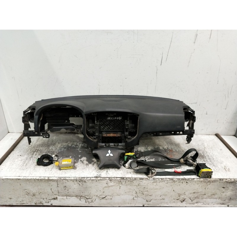 Recambio de kit airbag para mitsubishi montero (v80/v90) referencia OEM IAM 8635A184W2T66891  