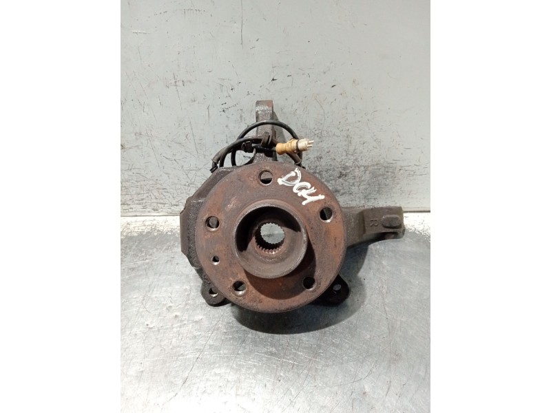 Recambio de mangueta delantera derecha para renault trafic caja cerrada (ab 4.01) referencia OEM IAM   