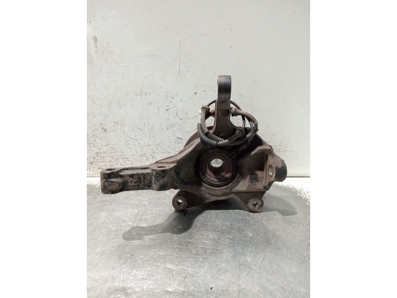 Recambio de mangueta delantera derecha para renault trafic caja cerrada (ab 4.01) referencia OEM IAM   