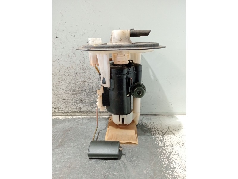 Recambio de bomba combustible para hyundai matrix (fc) 1.6 gls referencia OEM IAM 3111017005 3111017000 