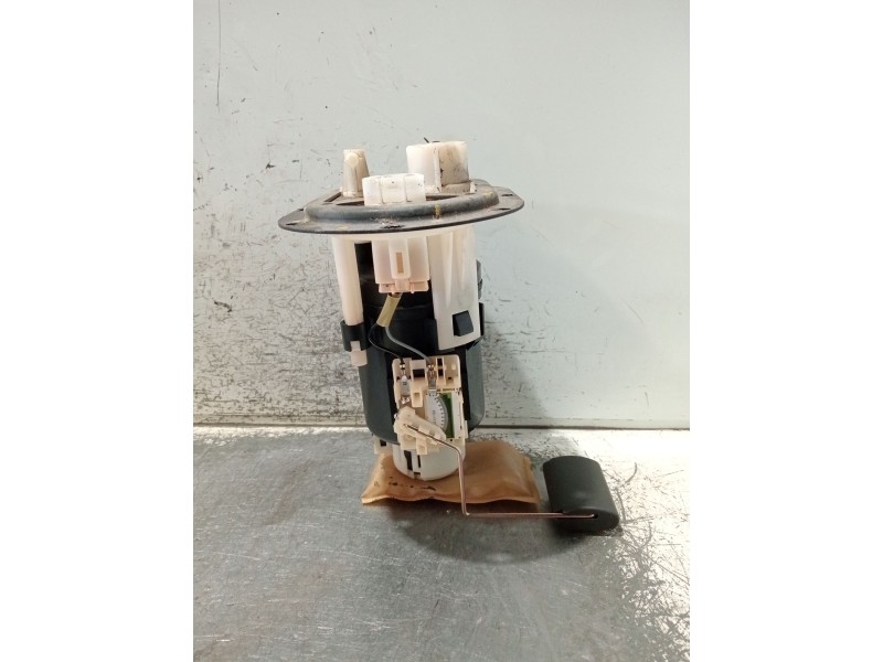 Recambio de bomba combustible para hyundai matrix (fc) 1.6 gls referencia OEM IAM 3111017005 3111017000 