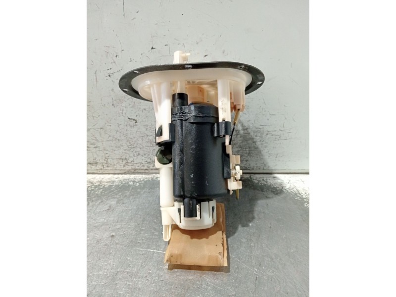 Recambio de bomba combustible para hyundai matrix (fc) 1.6 gls referencia OEM IAM 3111017005 3111017000 