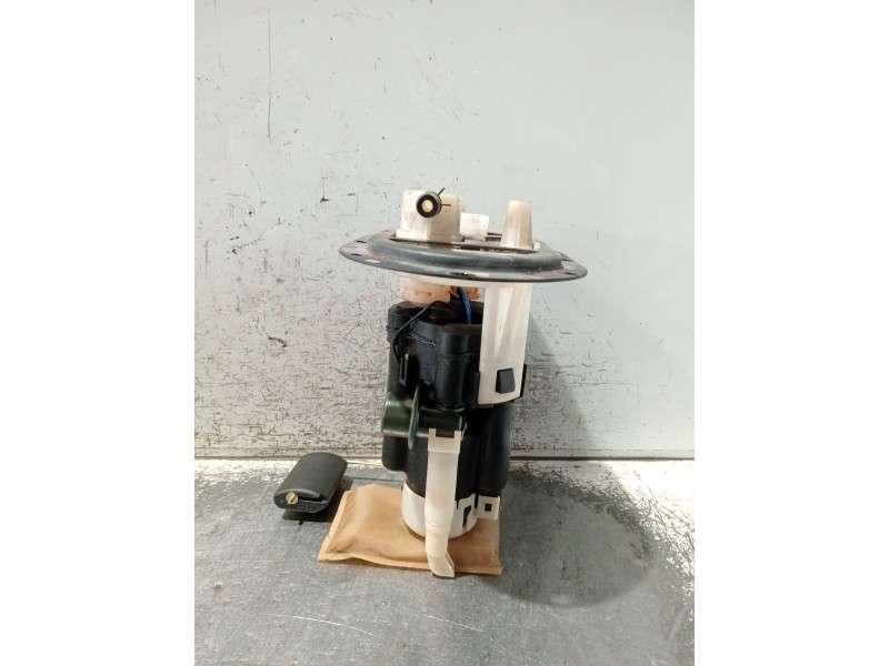 Recambio de bomba combustible para hyundai matrix (fc) 1.6 gls referencia OEM IAM 3111017005 3111017000 