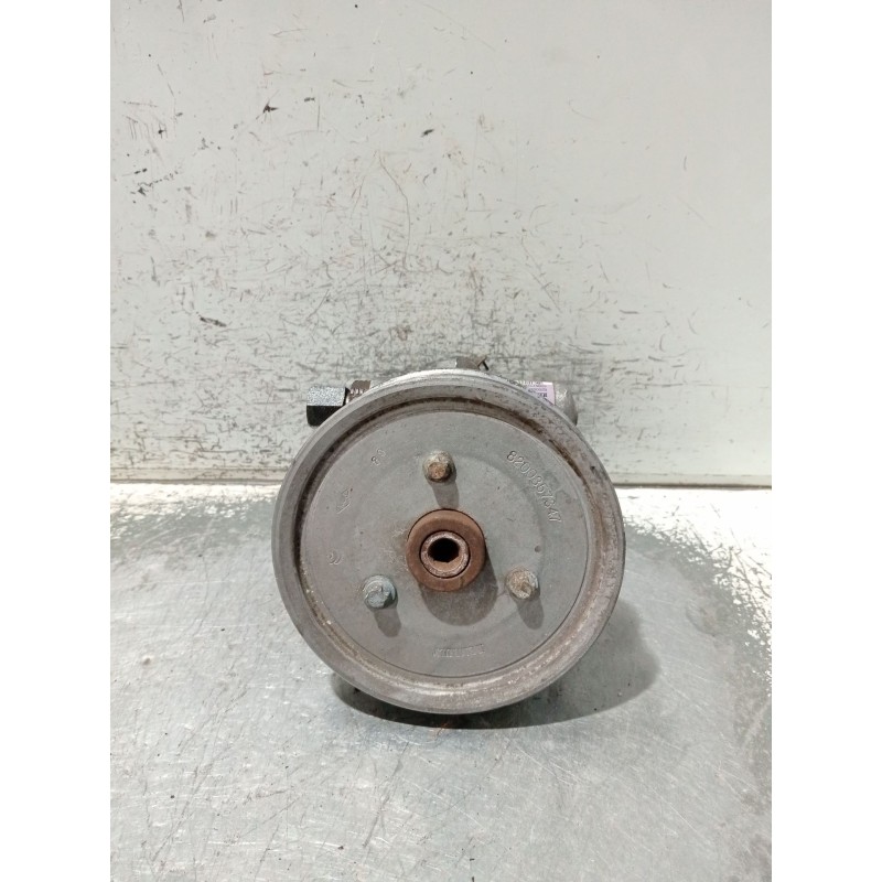 Recambio de bomba direccion para renault trafic caja cerrada (ab 4.01) referencia OEM IAM 8200024738 8200712890 26081335