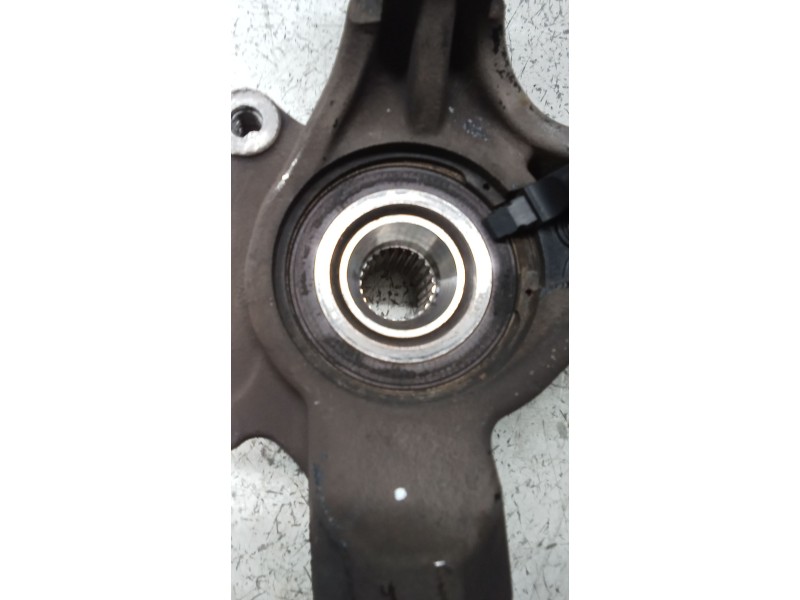 Recambio de mangueta delantera derecha para citroën c4 coupe by loeb referencia OEM IAM   