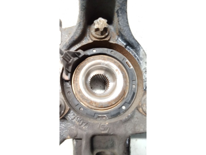 Recambio de mangueta delantera derecha para opel zafira b referencia OEM IAM   